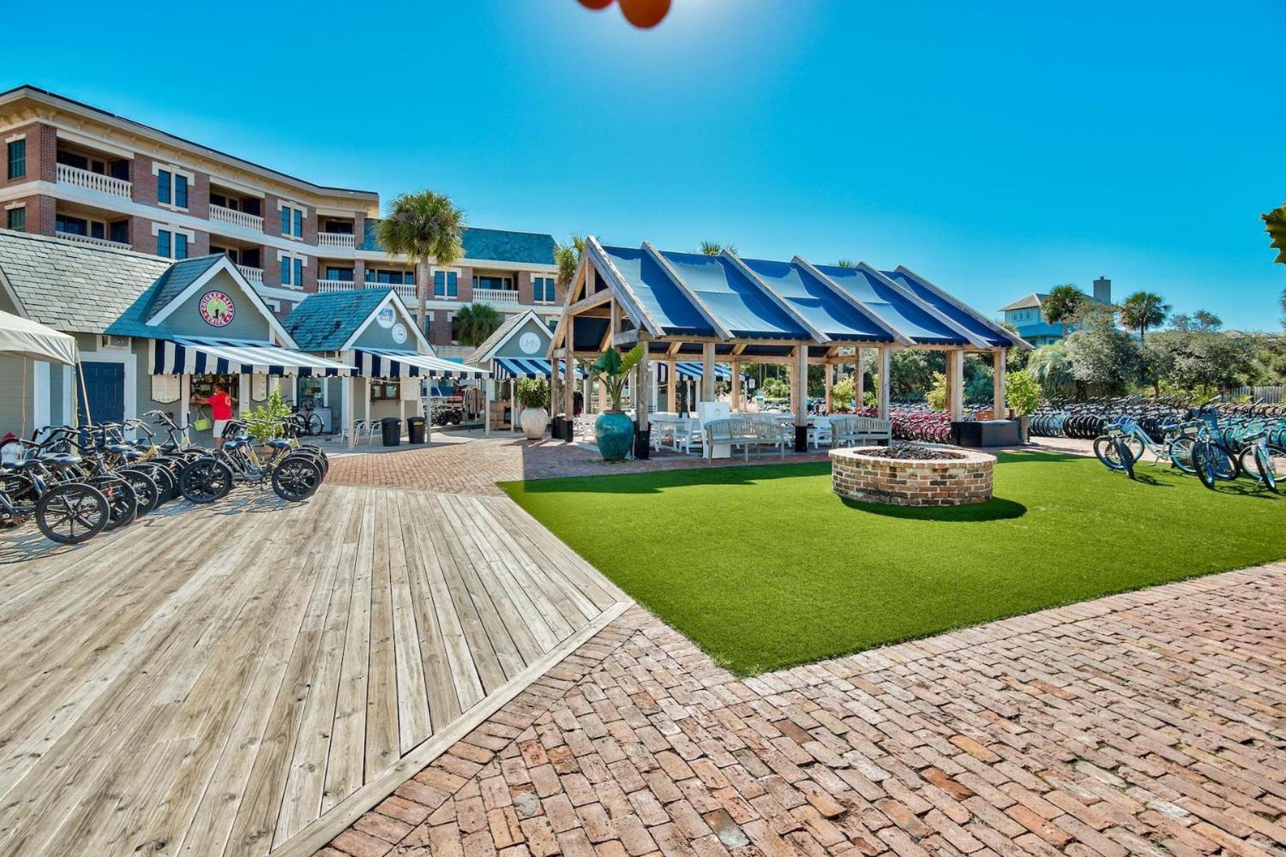 Newly Renovated Overlooking The Seacrest Village Pool And Beach Access Rosemary Beach Exteriör bild